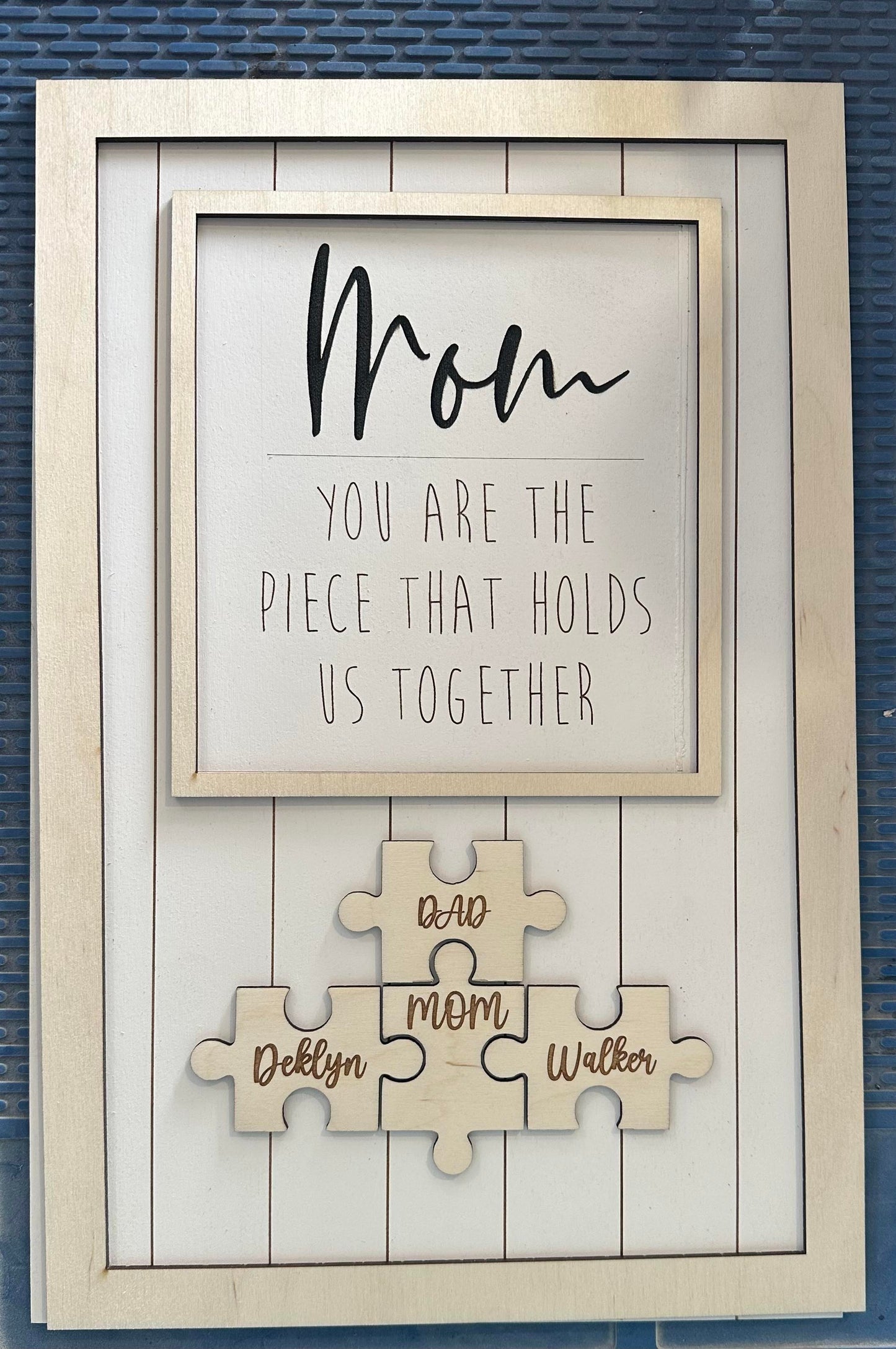 Mom Puzzle Sign